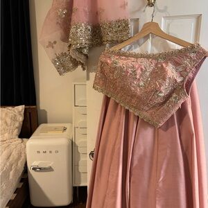 Lehenga Elegant Pink and Gold Embroidered for wedding ceremony or Sangeet